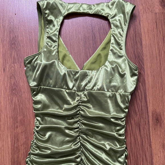 Le Chateau satin top - Picture 4 of 4